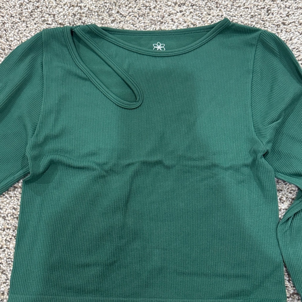 Long Sleeve Tops - Picture 2 of 5